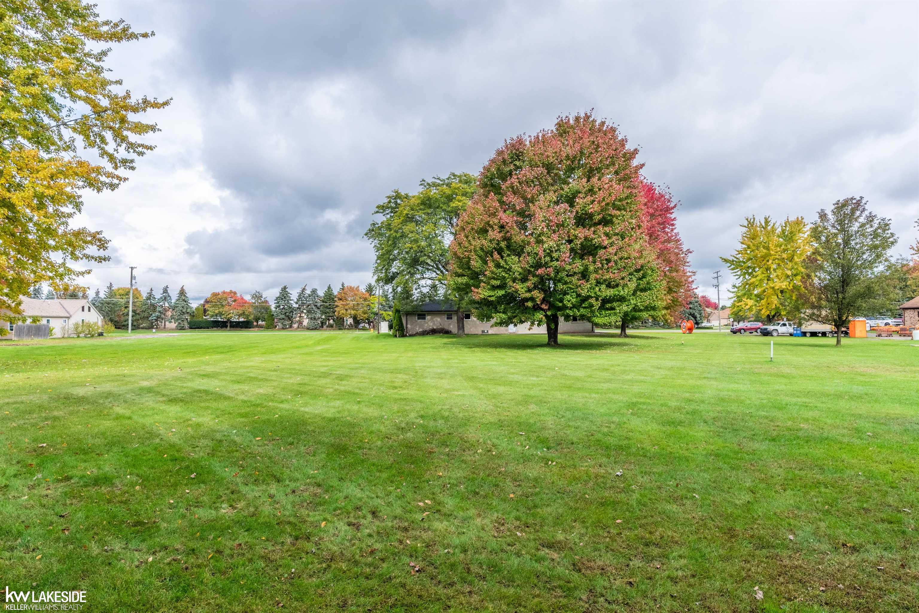 17590 22 Mile Road Macomb, MI 48044 - Photo 4 of 17 50126125-3.JPG