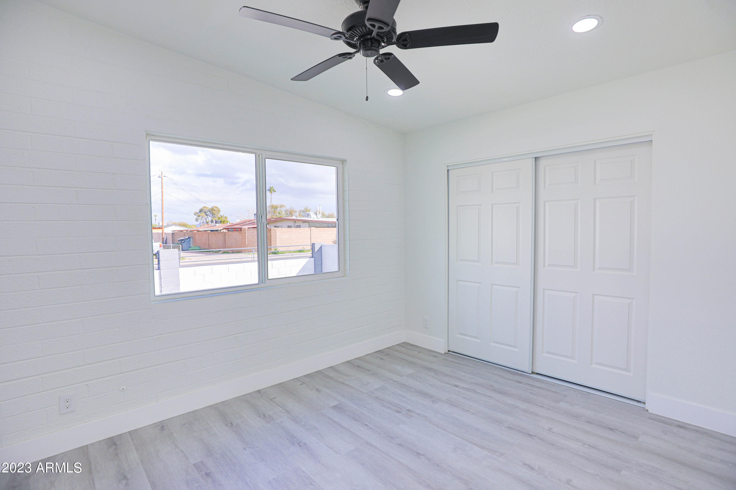 933 East Carson Road Phoenix, AZ 85042 - Photo 14 of 25 Primary Bedroom