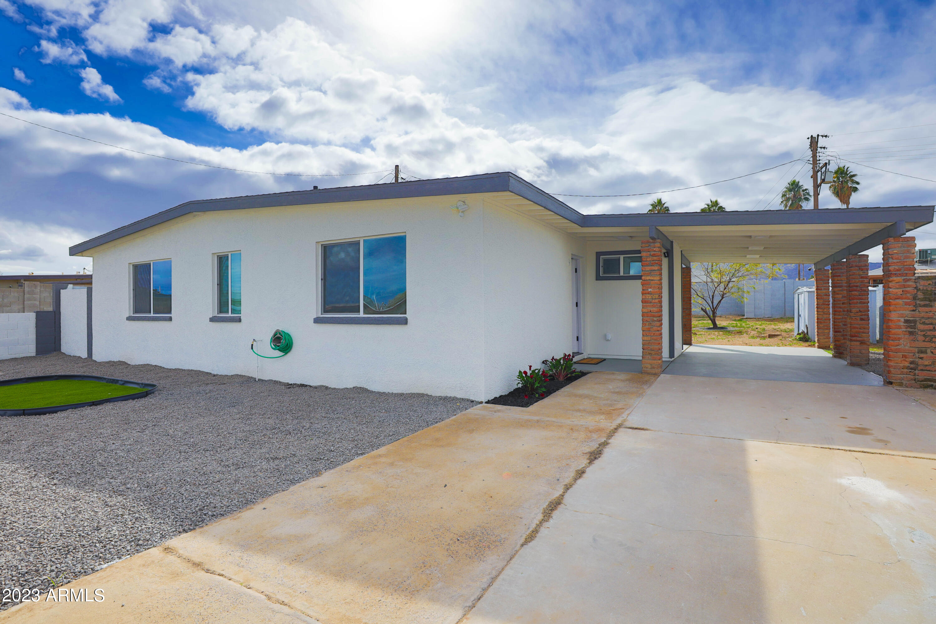 933 East Carson Road Phoenix, AZ 85042 - Photo 25 of 25 Carport
