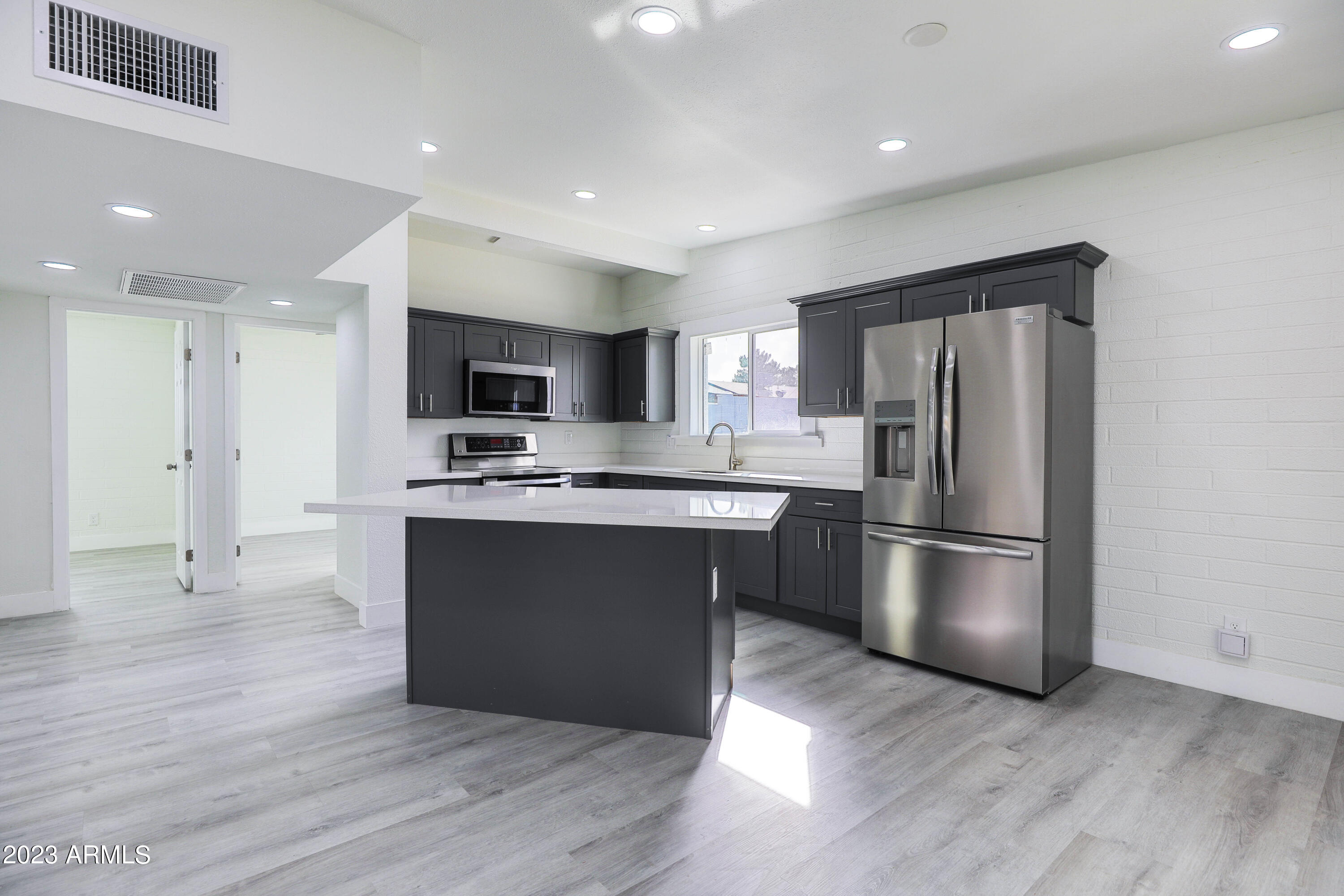 933 East Carson Road Phoenix, AZ 85042 - Photo 3 of 25 Kitchen