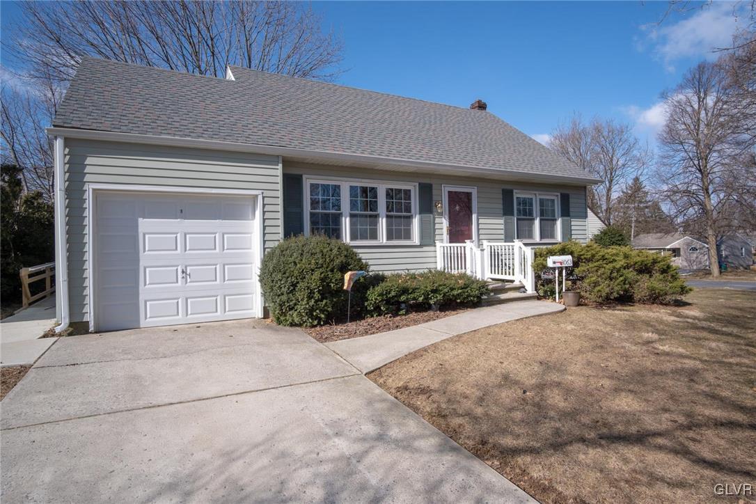 3063 Cornwall Road Bethlehem, PA 18017 - Photo 3 of 40 Gallery Image 3