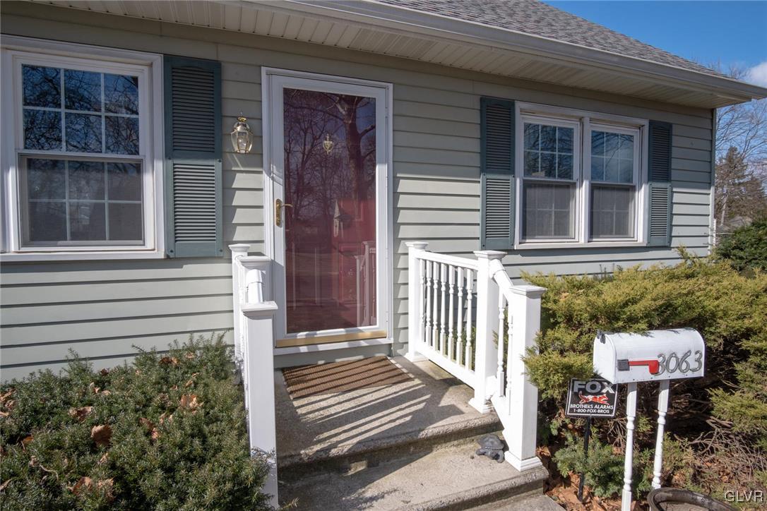 3063 Cornwall Road Bethlehem, PA 18017 - Photo 4 of 40 Gallery Image 4