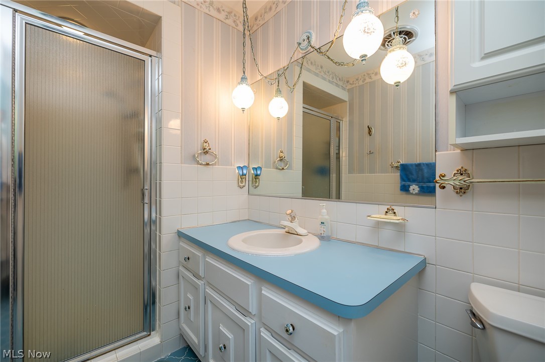 958 Lander Road Cleveland, OH 44143 - Photo 19 of 32