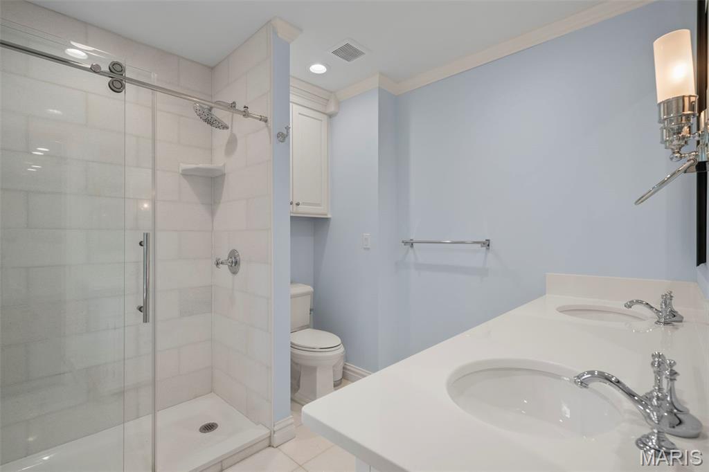 1 Willow Hill Road Ladue, MO 63124 - Photo 15 of 19