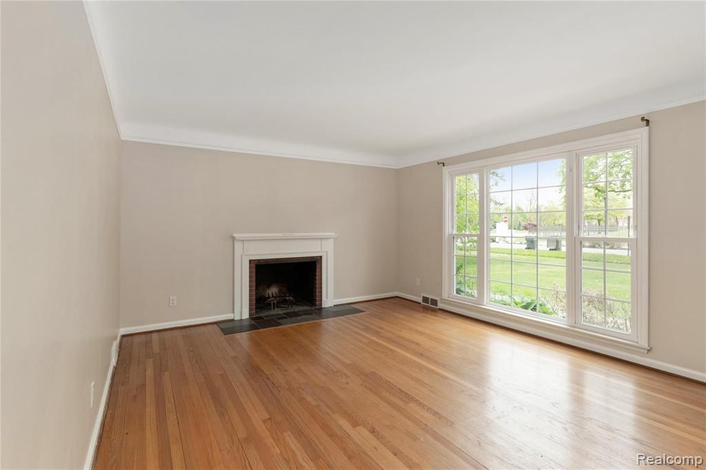 3316 Eastham Road Dearborn, MI 48120 - Photo 9 of 25