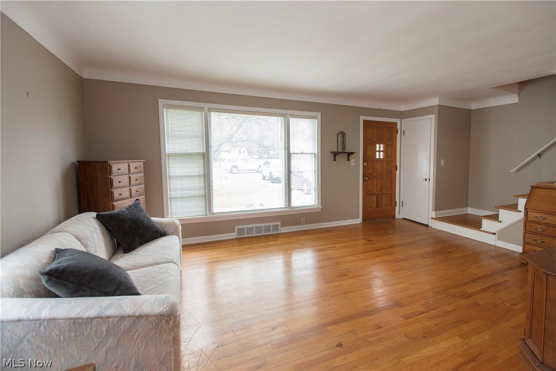 1160 Richmond Road Cleveland, OH 44124 - Photo 7 of 35 Gallery Image 7