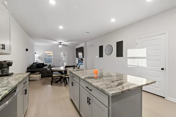 $2,650 | 10918 Amador Peak Drive, Rosharon, TX 77583