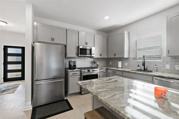 $2,650 | 10918 Amador Peak Drive, Rosharon, TX 77583