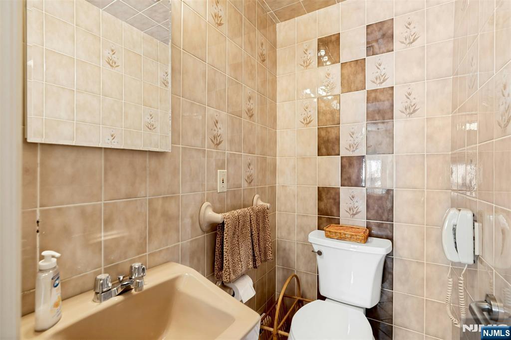 30 Brinkerhoff Avenue Teaneck, NJ 07666 - Photo 11 of 33