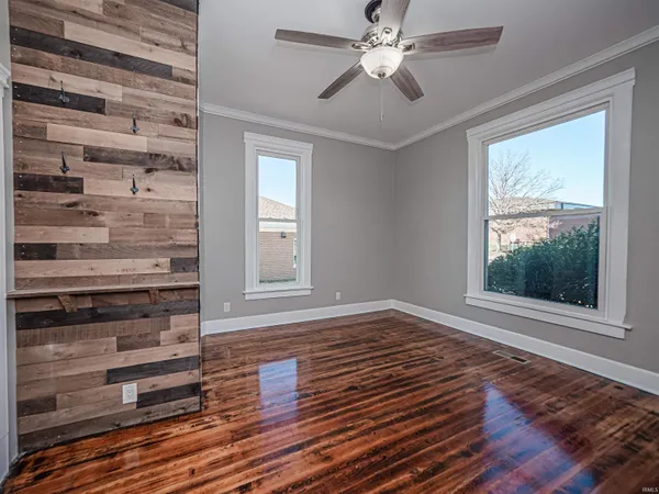 $369,900 | 32 West Fletchall Avenue, Poseyville, IN 47633