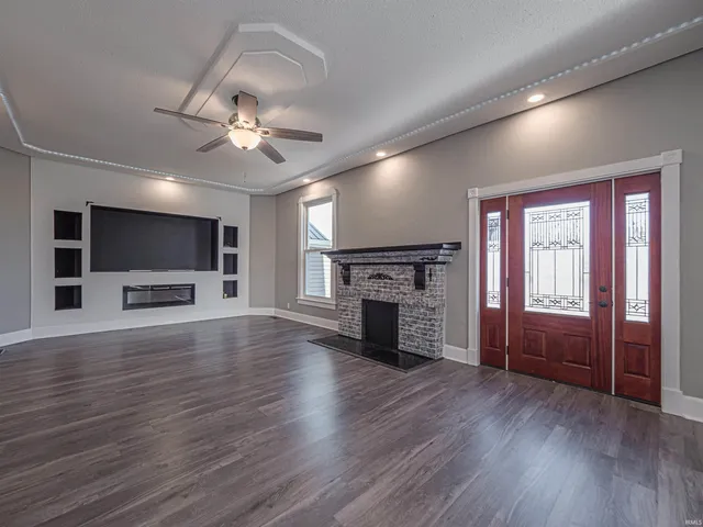 $379,900 | 32 West Fletchall Avenue, Poseyville, IN 47633