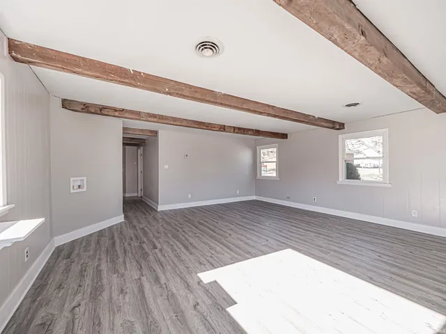 $379,900 | 32 West Fletchall Avenue, Poseyville, IN 47633