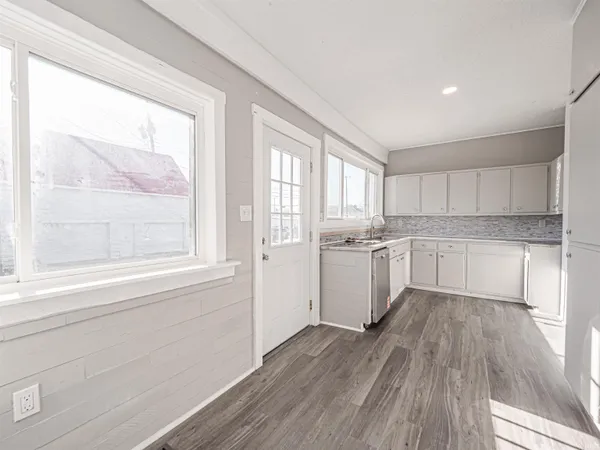 $369,900 | 32 West Fletchall Avenue, Poseyville, IN 47633