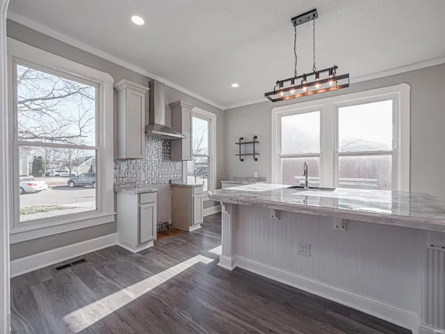 $379,900 | 32 West Fletchall Avenue, Poseyville, IN 47633