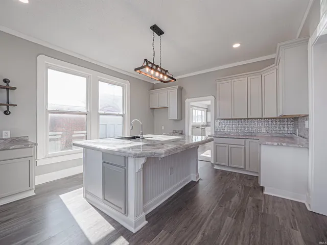 $379,900 | 32 West Fletchall Avenue, Poseyville, IN 47633