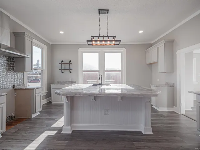 $379,900 | 32 West Fletchall Avenue, Poseyville, IN 47633