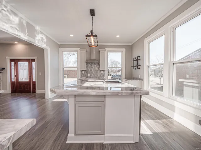 $379,900 | 32 West Fletchall Avenue, Poseyville, IN 47633