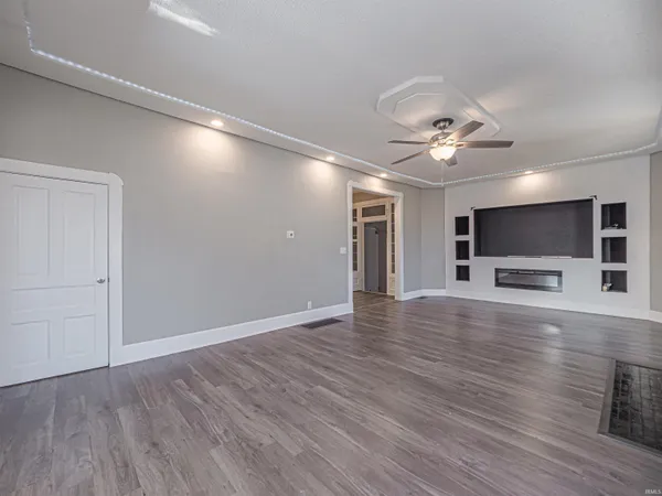 $369,900 | 32 West Fletchall Avenue, Poseyville, IN 47633