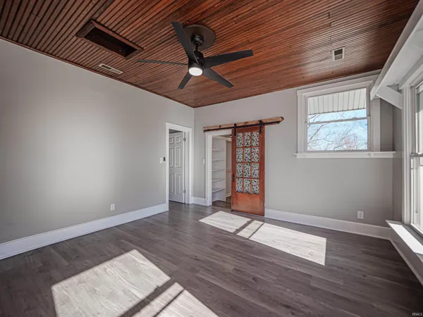 $369,900 | 32 West Fletchall Avenue, Poseyville, IN 47633