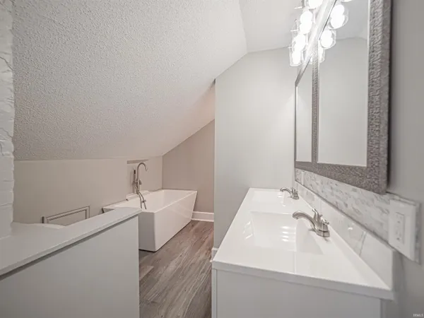 $369,900 | 32 West Fletchall Avenue, Poseyville, IN 47633