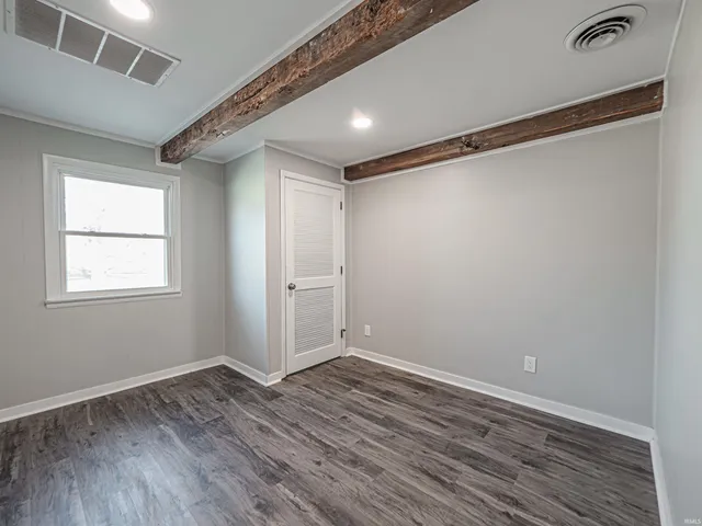 $379,900 | 32 West Fletchall Avenue, Poseyville, IN 47633