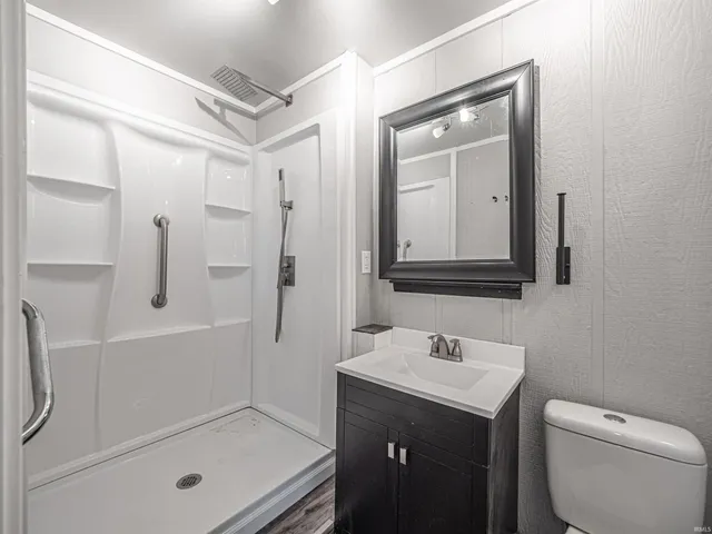 $379,900 | 32 West Fletchall Avenue, Poseyville, IN 47633