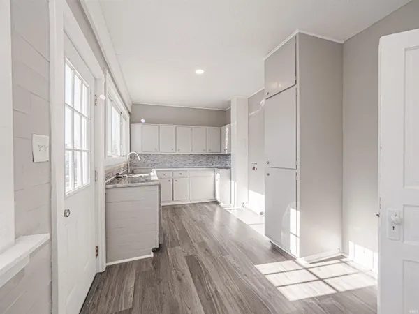 $369,900 | 32 West Fletchall Avenue, Poseyville, IN 47633