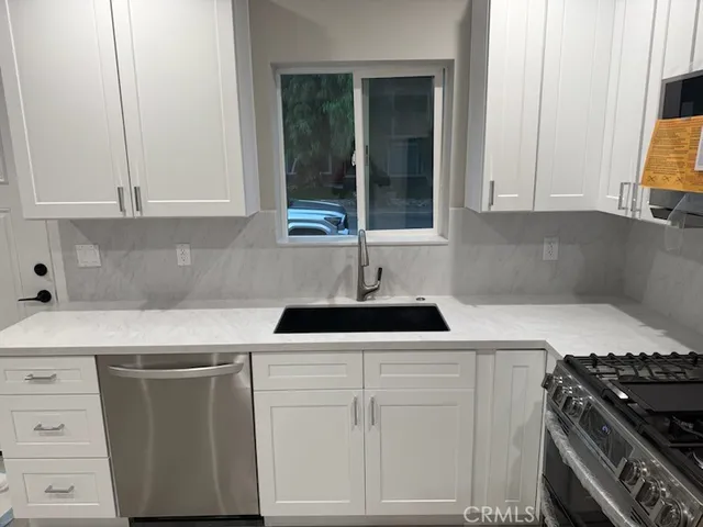 $2,000 | 25561 1/2 Novela Way, Valencia, CA 91355