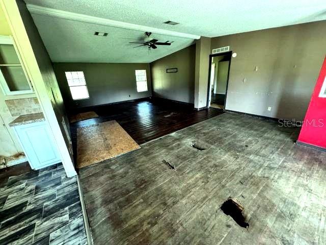 5411 Pless Road Plant City, FL 33565 - Photo 9 of 47