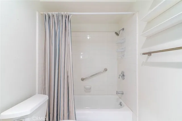 an empty room with a empty space and window