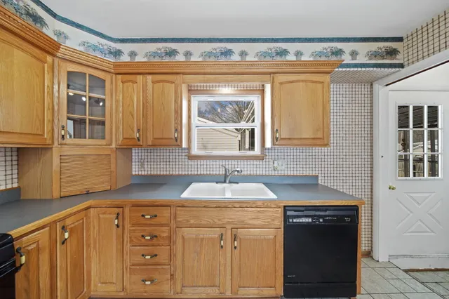 $209,900 | 1840 Taylor Drive, Adrian, MI 49221