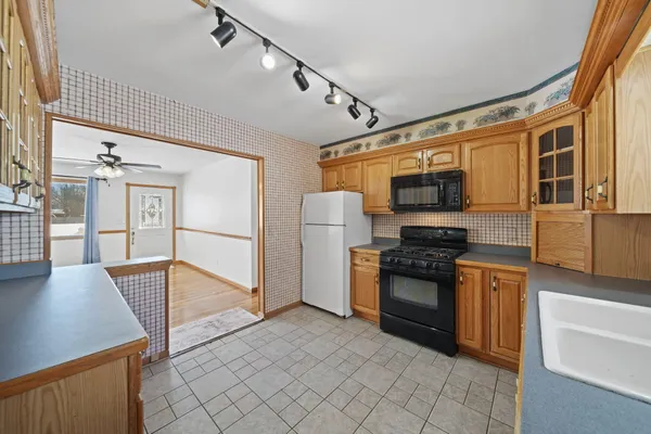 $210,000 | 1840 Taylor Drive, Adrian, MI 49221