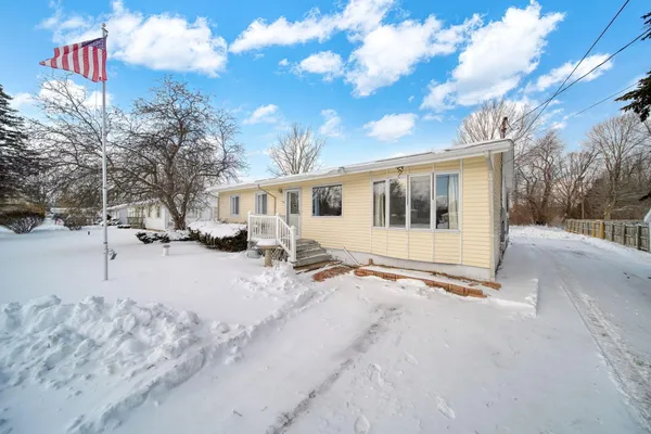 $210,000 | 1840 Taylor Drive, Adrian, MI 49221