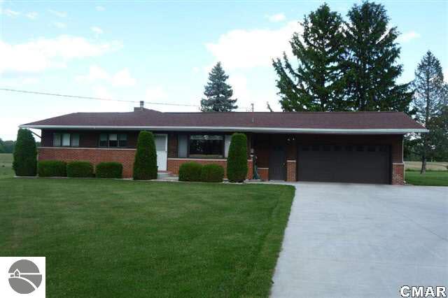 7647 South Shepherd Road Shepherd, MI 48883 - Photo 2 of 24 1773801-1.JPG