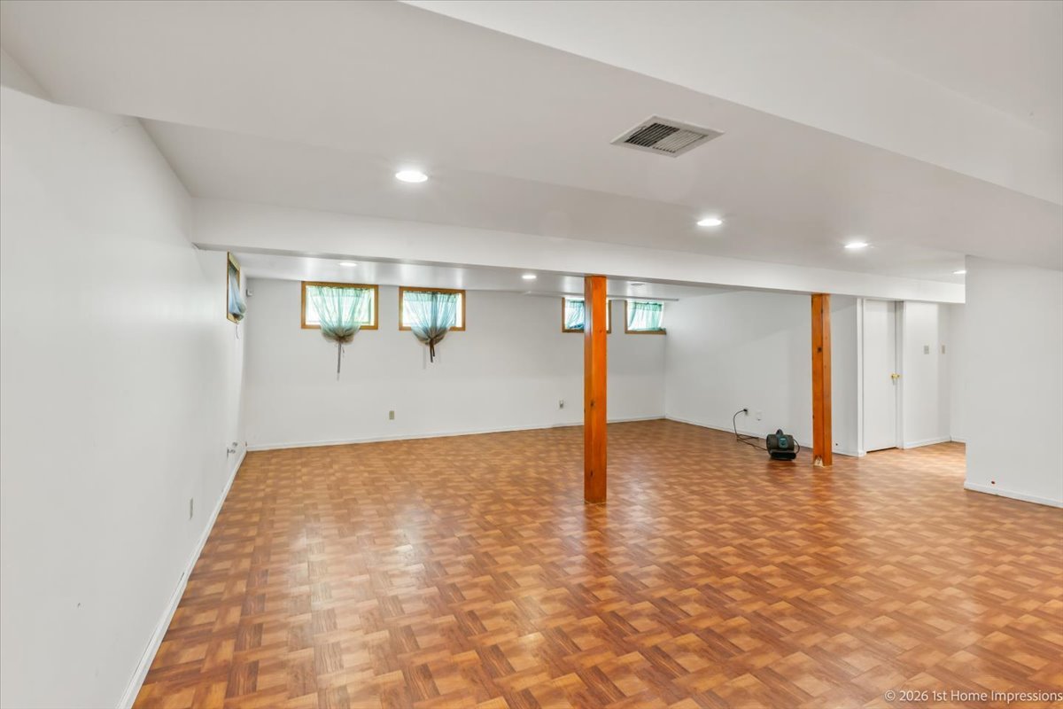 18847 May Avenue Homewood, IL 60430 - Photo 21 of 26 a view of an empty room
