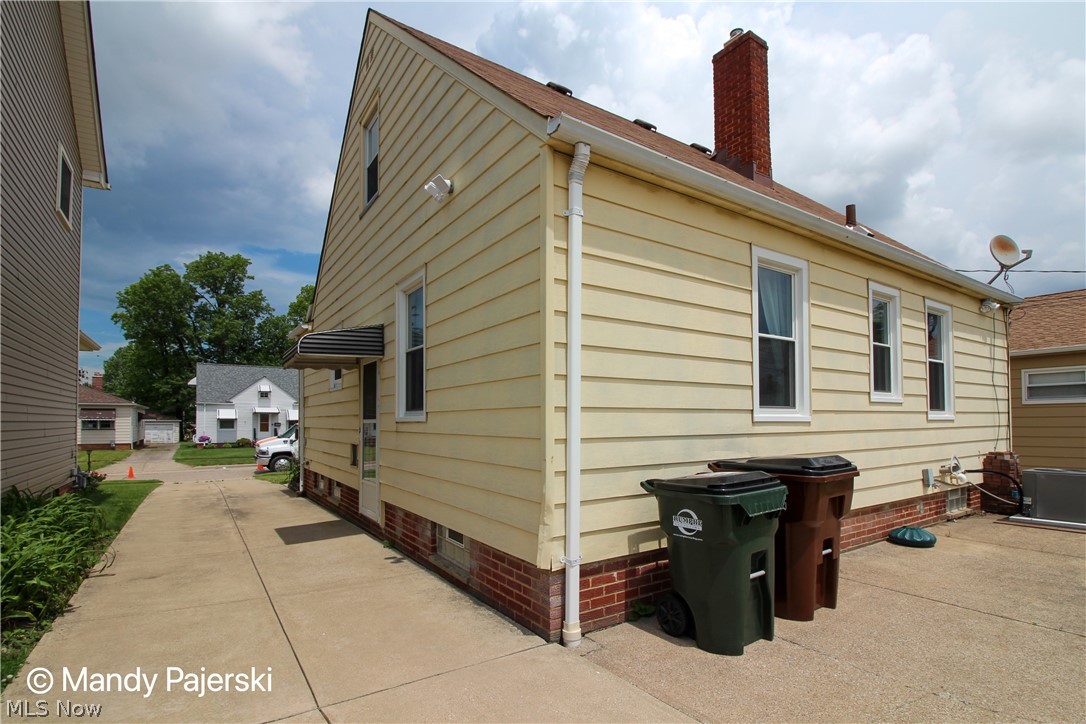 6407 Ridgewood Avenue Parma, OH 44129 - Photo 33 of 34