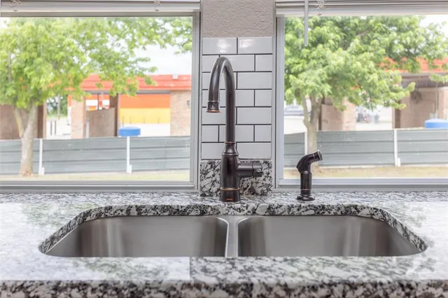 $699,000 | 322-410 East Division Street, Muenster, TX 76252