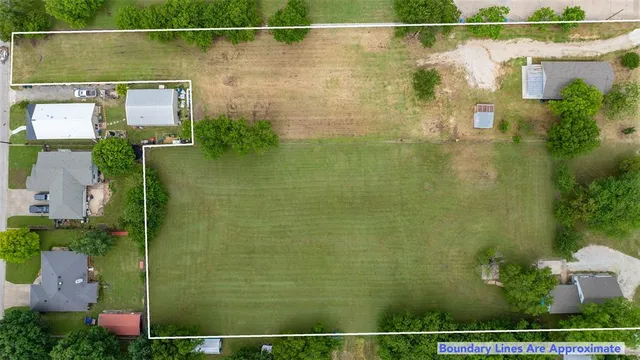 $699,000 | 322-410 East Division Street, Muenster, TX 76252