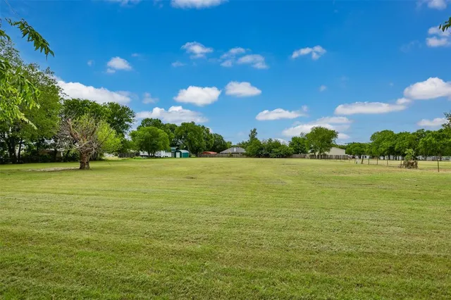 $699,000 | 322-410 East Division Street, Muenster, TX 76252
