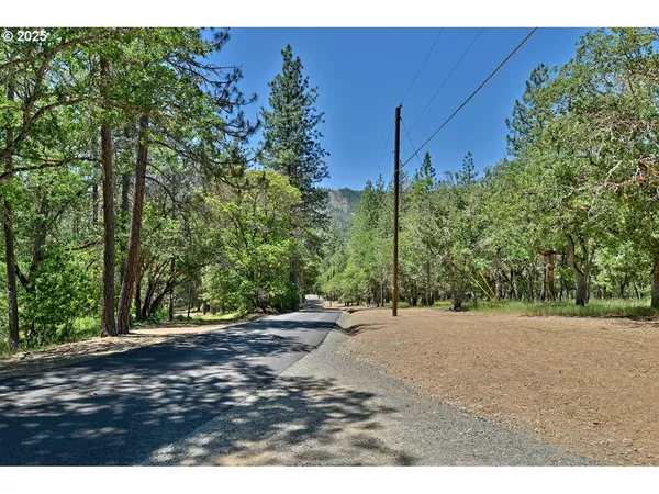$2,350,000 | 5361 Highway 238, Jacksonville, OR 97530