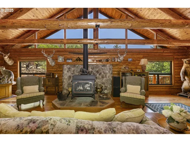 $2,350,000 | 5361 Highway 238, Jacksonville, OR 97530