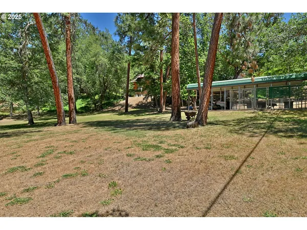 $2,350,000 | 5361 Highway 238, Jacksonville, OR 97530