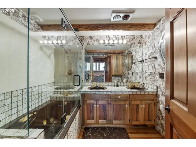 $2,350,000 | 5361 Highway 238, Jacksonville, OR 97530