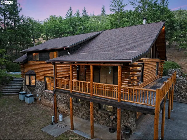 $2,350,000 | 5361 Highway 238, Jacksonville, OR 97530