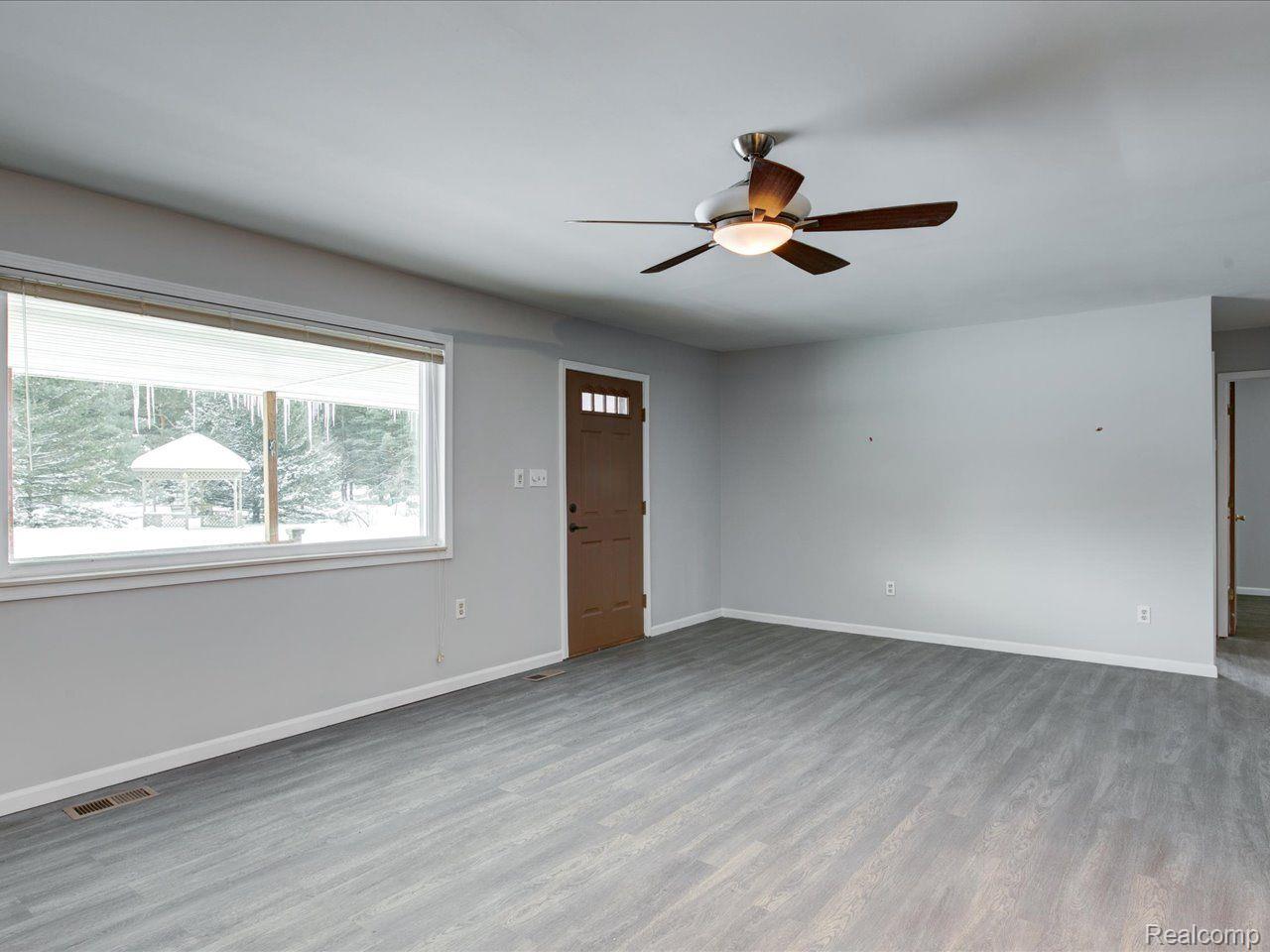 8747 Lakeshore Road Fort Gratiot, MI 48059 - Photo 20 of 47 Gallery Image 20
