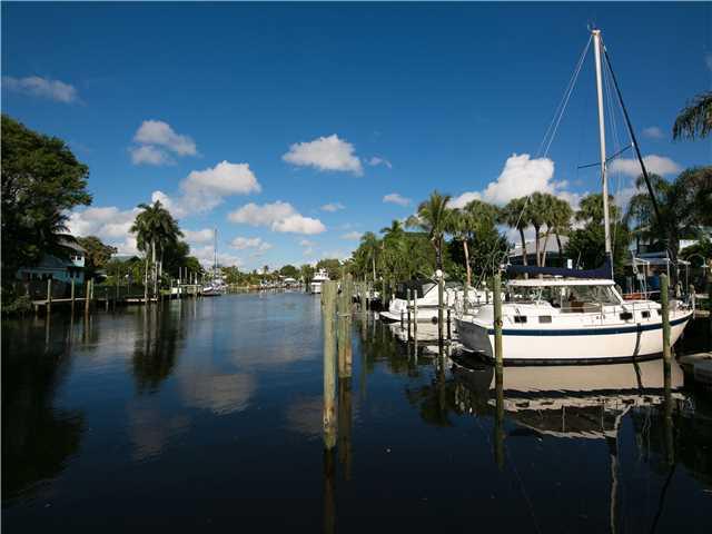 324 Southeast Cardinal Way Stuart, FL 34996 - Photo 18 of 24 Gallery Image 18