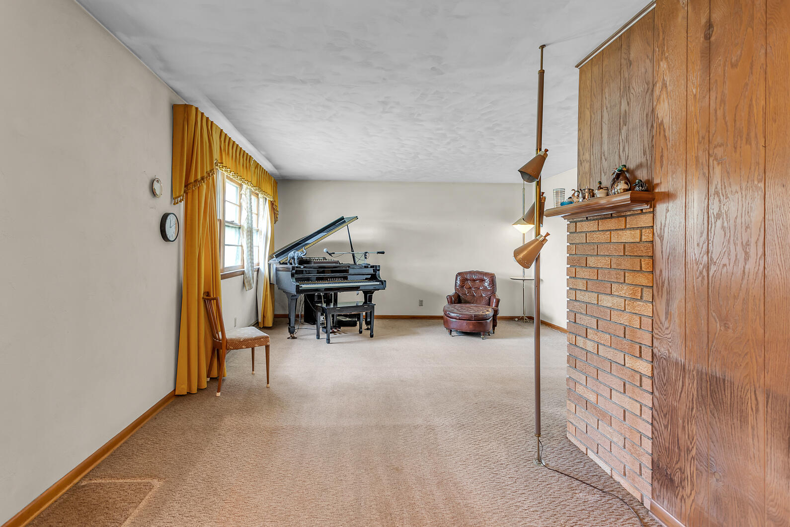 1313 West Parnall Road Jackson, MI 49201 - Photo 3 of 22 0N0A3147