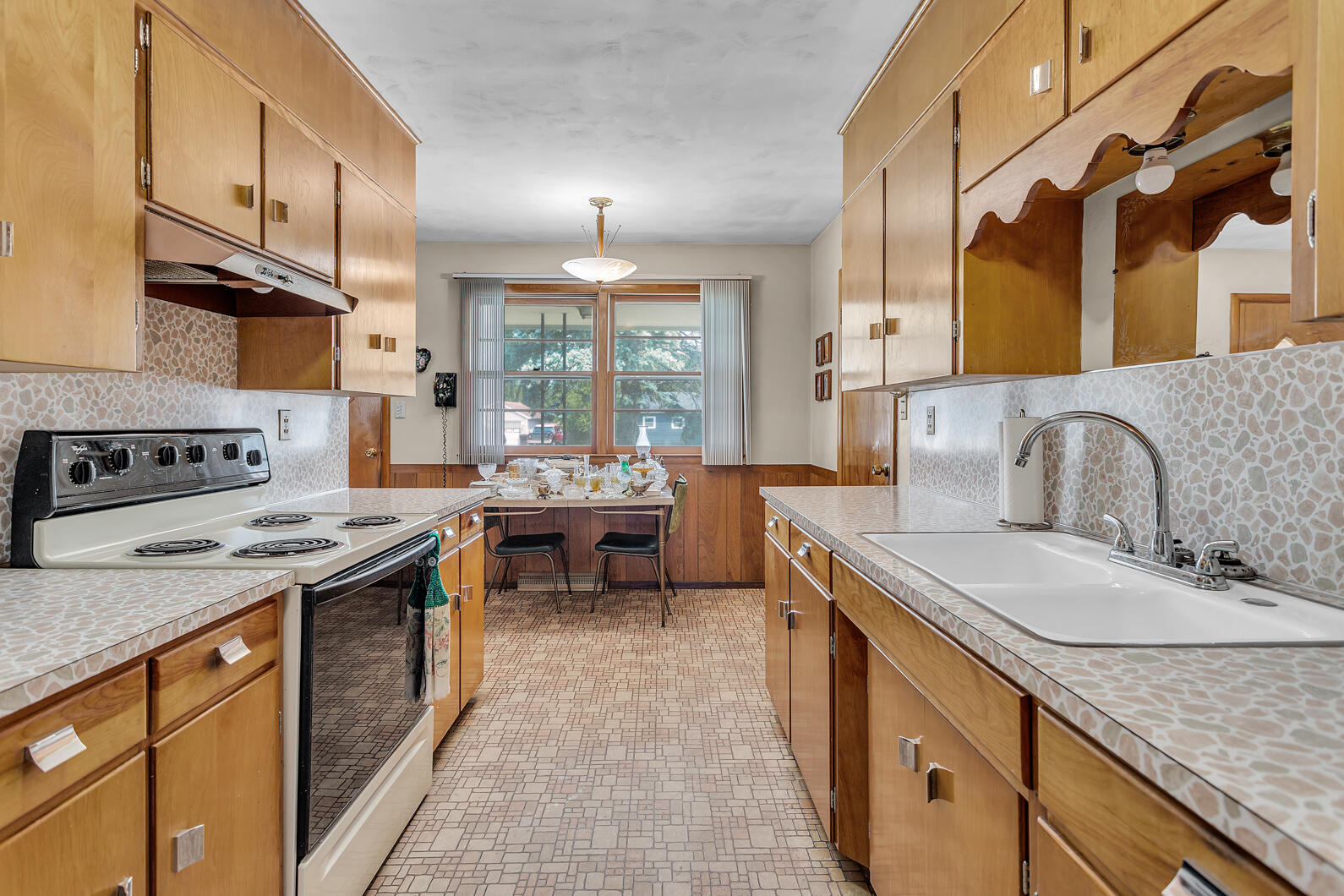 1313 West Parnall Road Jackson, MI 49201 - Photo 8 of 22 0N0A3144