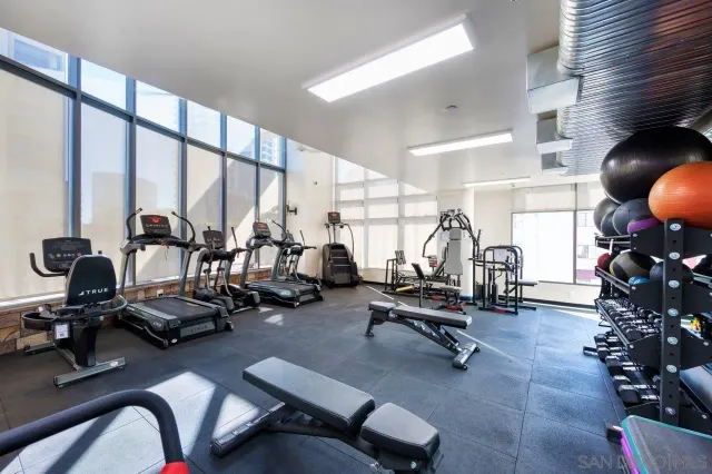 $1,500,000 | 645 Front Street, Unit 2102, San Diego, CA 92101