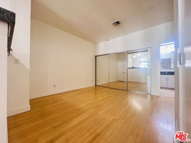 $2,700 | 3810 Wilshire Boulevard, Unit 303, Los Angeles, CA 90010